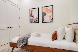 2 chambres, fer et planche à repasser, Wi-Fi, draps fournis