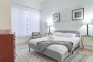2 chambres, fer et planche à repasser, Wi-Fi, draps fournis