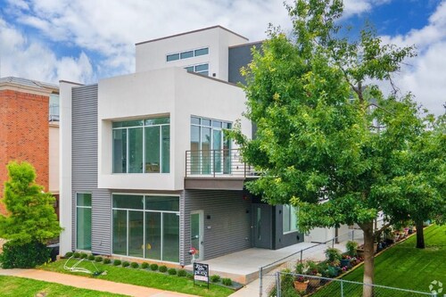 NEW Downtown 3 Level Modern Condo w/Skyline Views Unit E