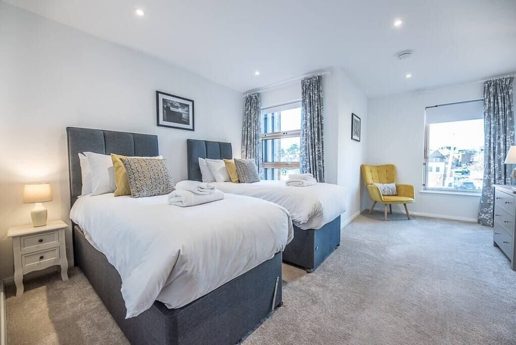 2 chambres, fer et planche à repasser, Wi-Fi, draps fournis