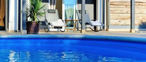 Outdoor pool, a heated pool