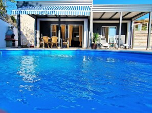Piscine extérieure, piscine chauffée
