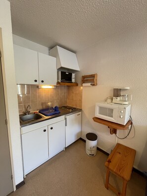 冰箱、微波炉、烤箱、茶具/咖啡用具