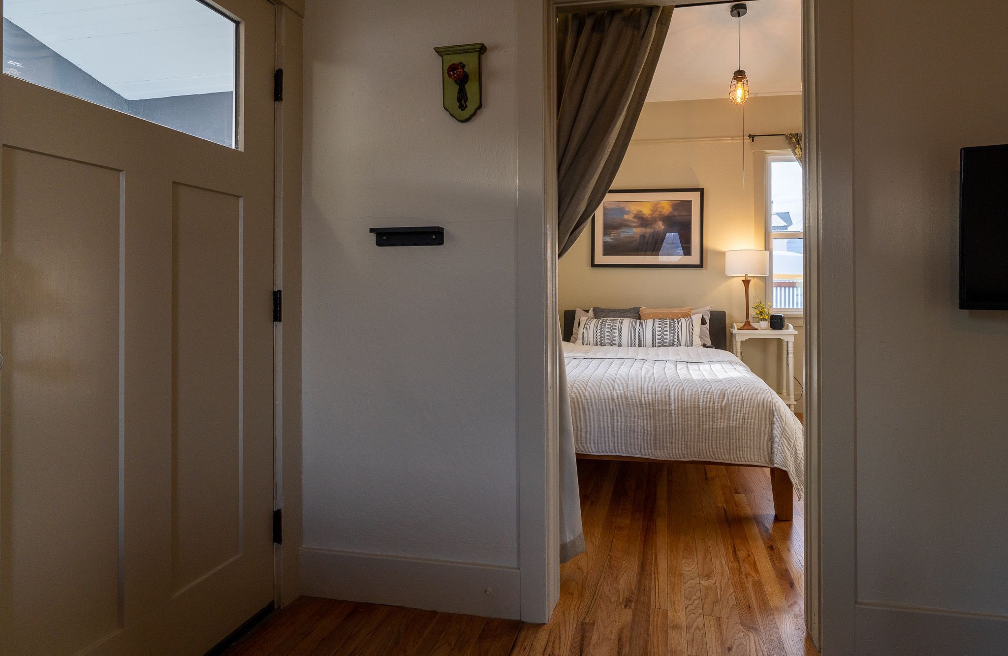 2 bedrooms, desk, travel cot, free WiFi