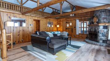 TV, fireplace, offices