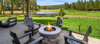 The BEST Location in Suncadia! Luxury Retreat with a detached Casita!