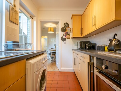 Pass the Keys | Cosy terrace within city walls ideal for exploring