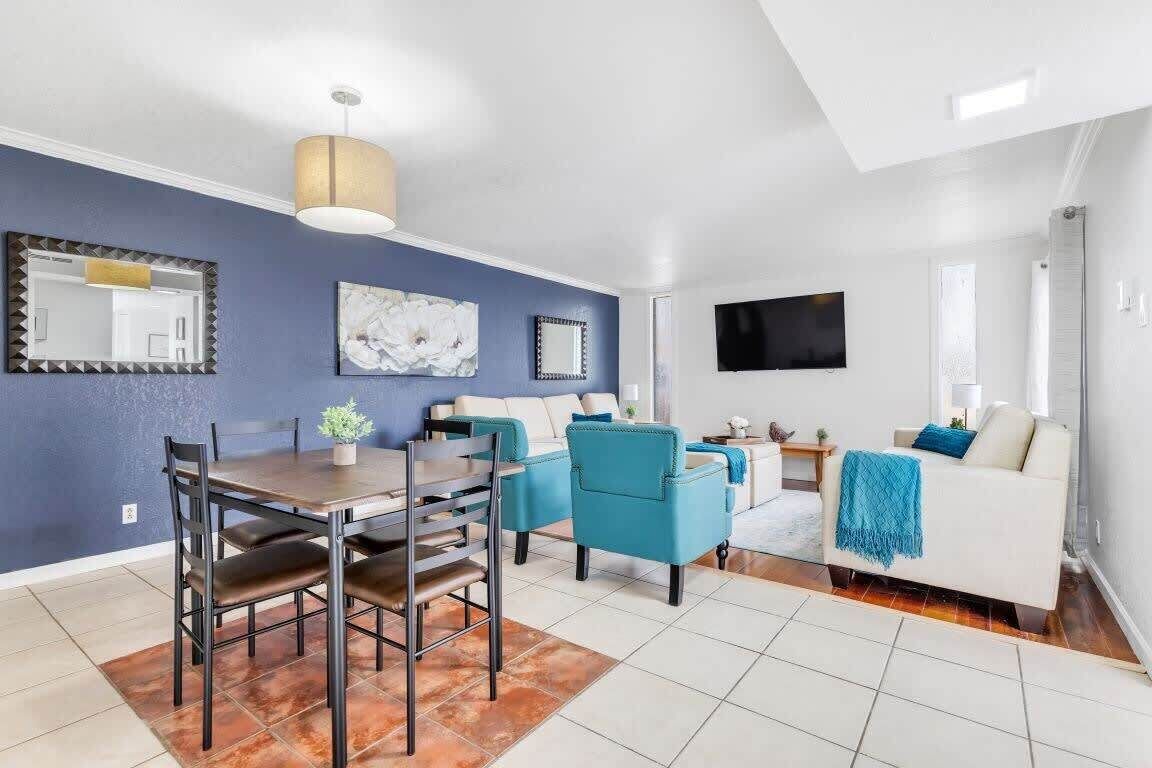 Mins to Sea-World & Downtown - Meadow Hills House