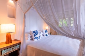 Master Suite with Bathtub | Premium bedding, pillowtop beds, minibar, in-room safe - Da Graça Hotel (Porto Seguro)