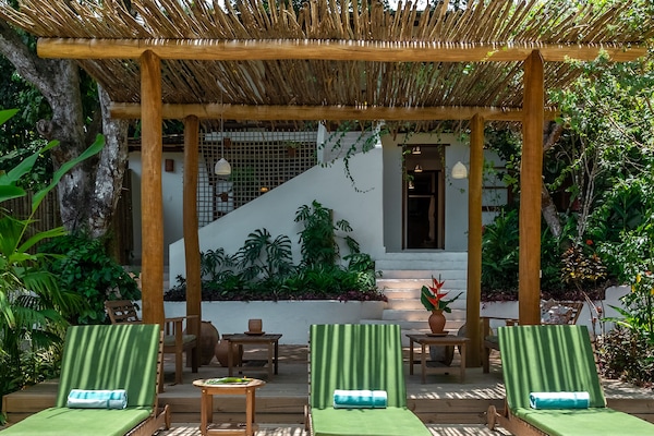 Outdoor pool, pool loungers