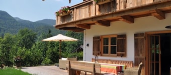Exclusive country house, modern with old wood in chalet style, sauna and terrace