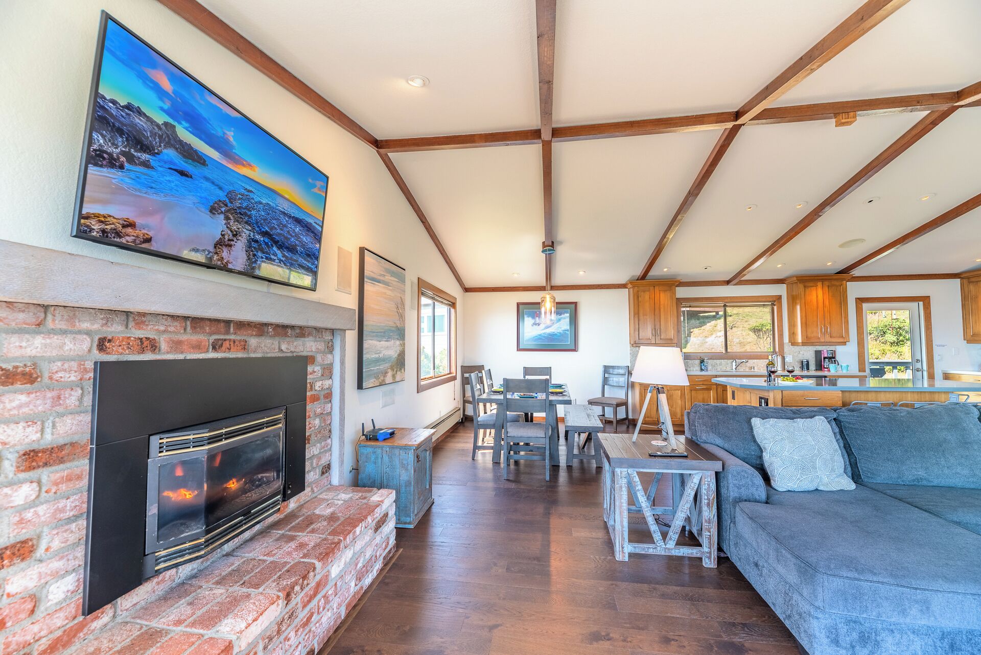 Dillon Beach~oceanfront~hot Tub~game Room~dog Ok~whale Watch~sleeps 10! - Dillon Beach, CA