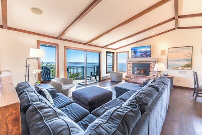 Whale Watch~Dillon Beach Retreat~Drop Anchor~Hot Tub~Game Room~Dog~Summer Fun