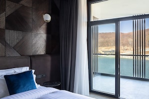 Deluxe Suite | Balcony view - Emily Resort (Lviv)