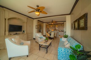 Fernseher, Stereoanlage