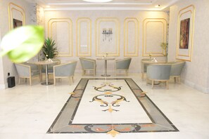 Mostrador para check-in y check-out