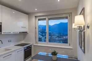 Refrigerador, microondas, horno y lavavajillas