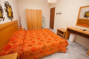 3 chambres, fer et planche à repasser, Wi-Fi gratuit, draps fournis