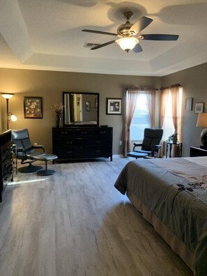 5 bedrooms, iron/ironing board, WiFi, bed sheets