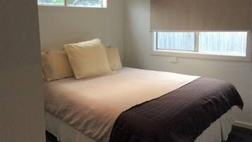 3 bedrooms, desk, iron/ironing board, travel cot