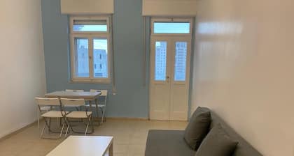 Apartment in the heart of JLM with XL terrace 2 steps from the train-bus-tram Central Station.