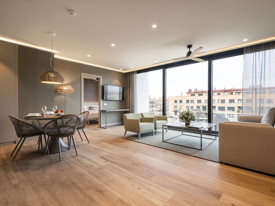 Luxury Apartment, 2 Bedrooms, Terrace, City View | Down comforters, memory foam beds, laptop workspace, soundproofing