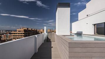 Outdoor pool, open 10:00 AM to 10:00 PM, sun loungers