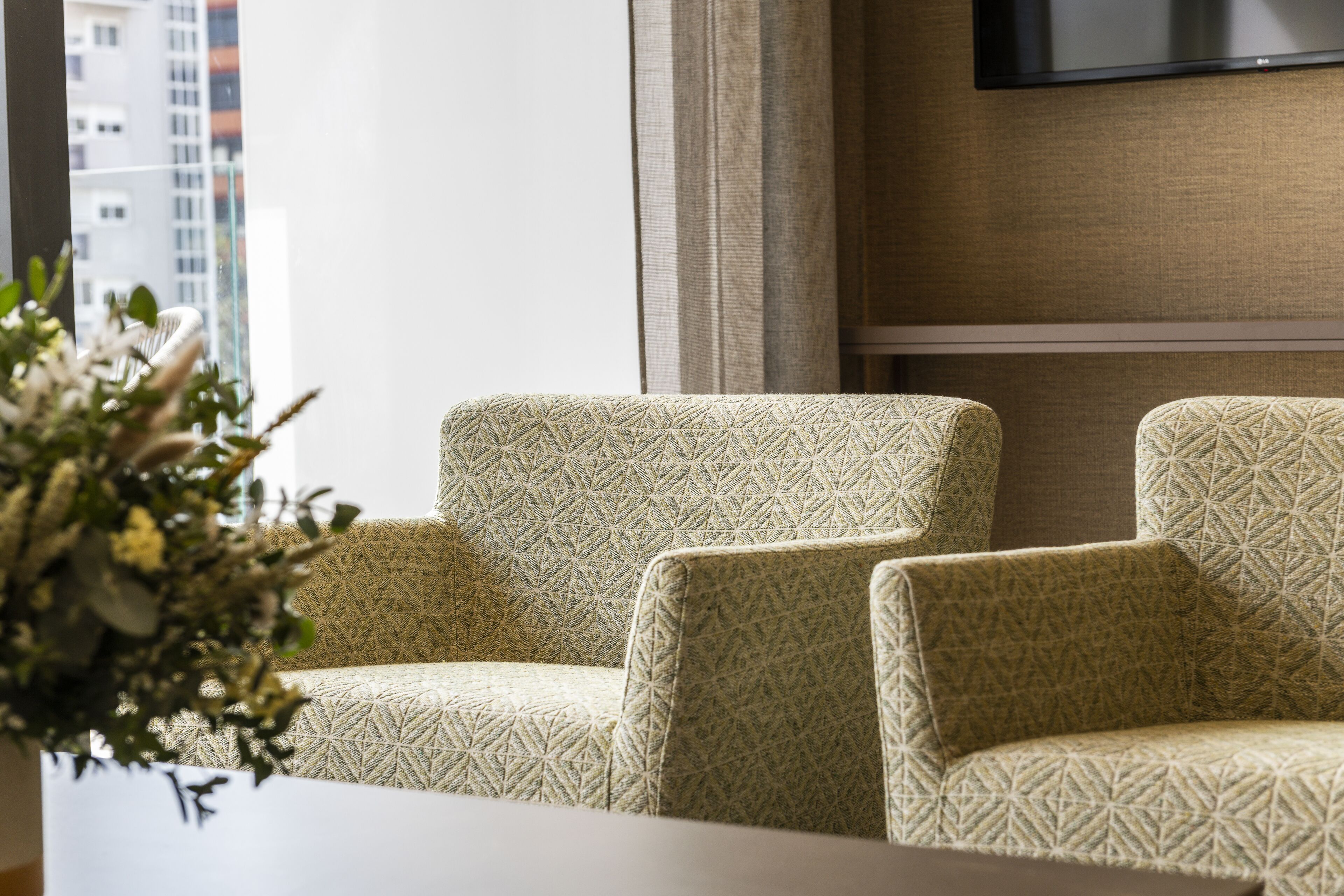 2 bedrooms, down duvets, memory-foam beds, laptop workspace