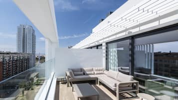 Penthouse Luxe, 2 chambres, terrasse, vue ville | Vue de la chambre