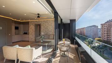 Luksus-lejlighed - 2 soveværelser - balkon - byudsigt | Balkon