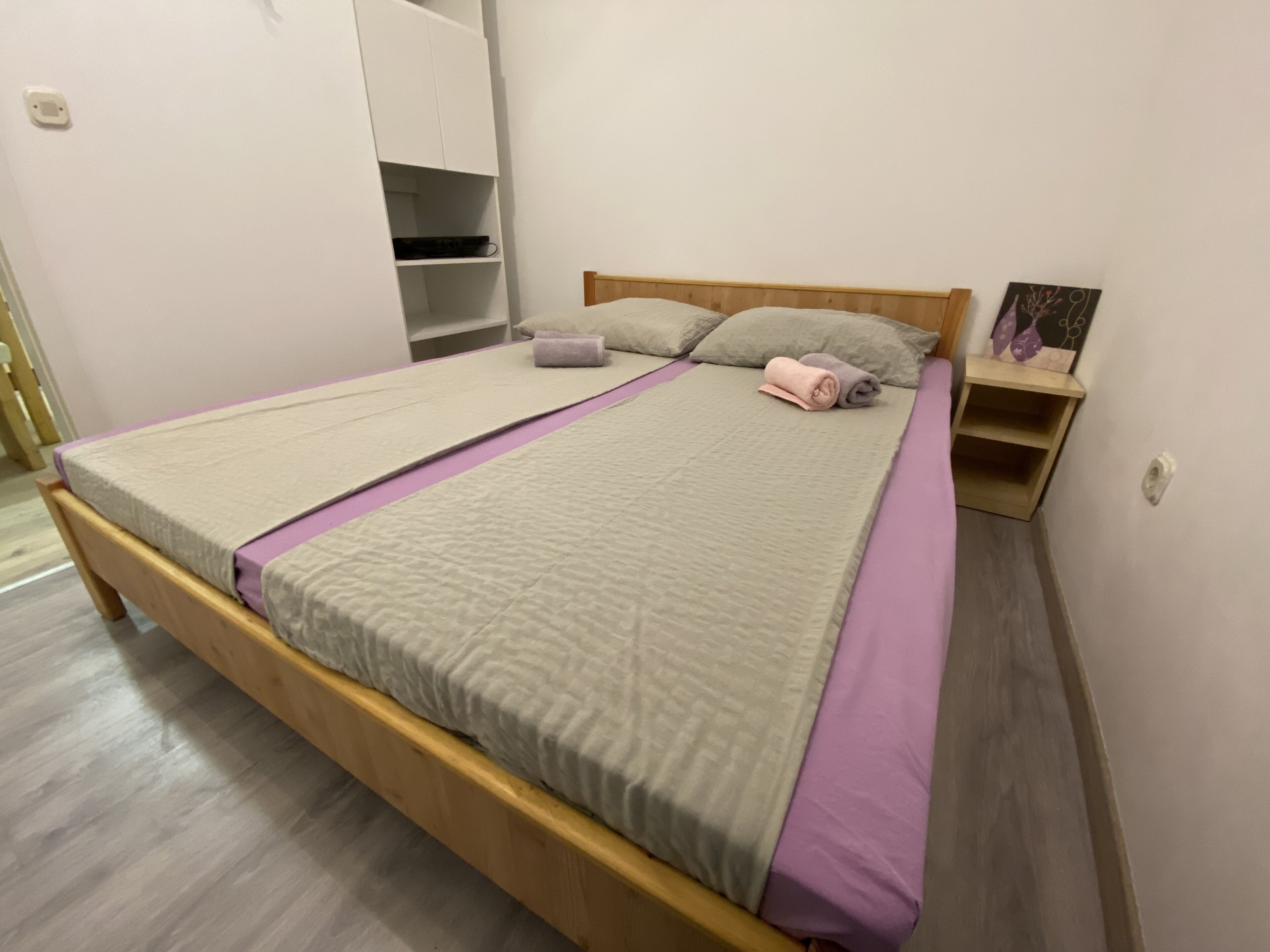 Wifi gratis y ropa de cama