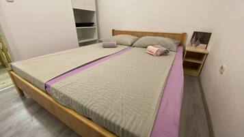 1 bedroom, free WiFi, bed sheets