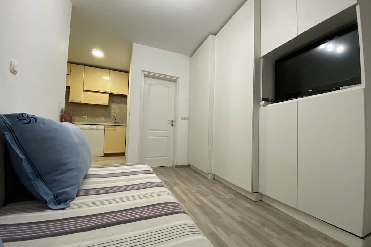 City Apartment | Living area