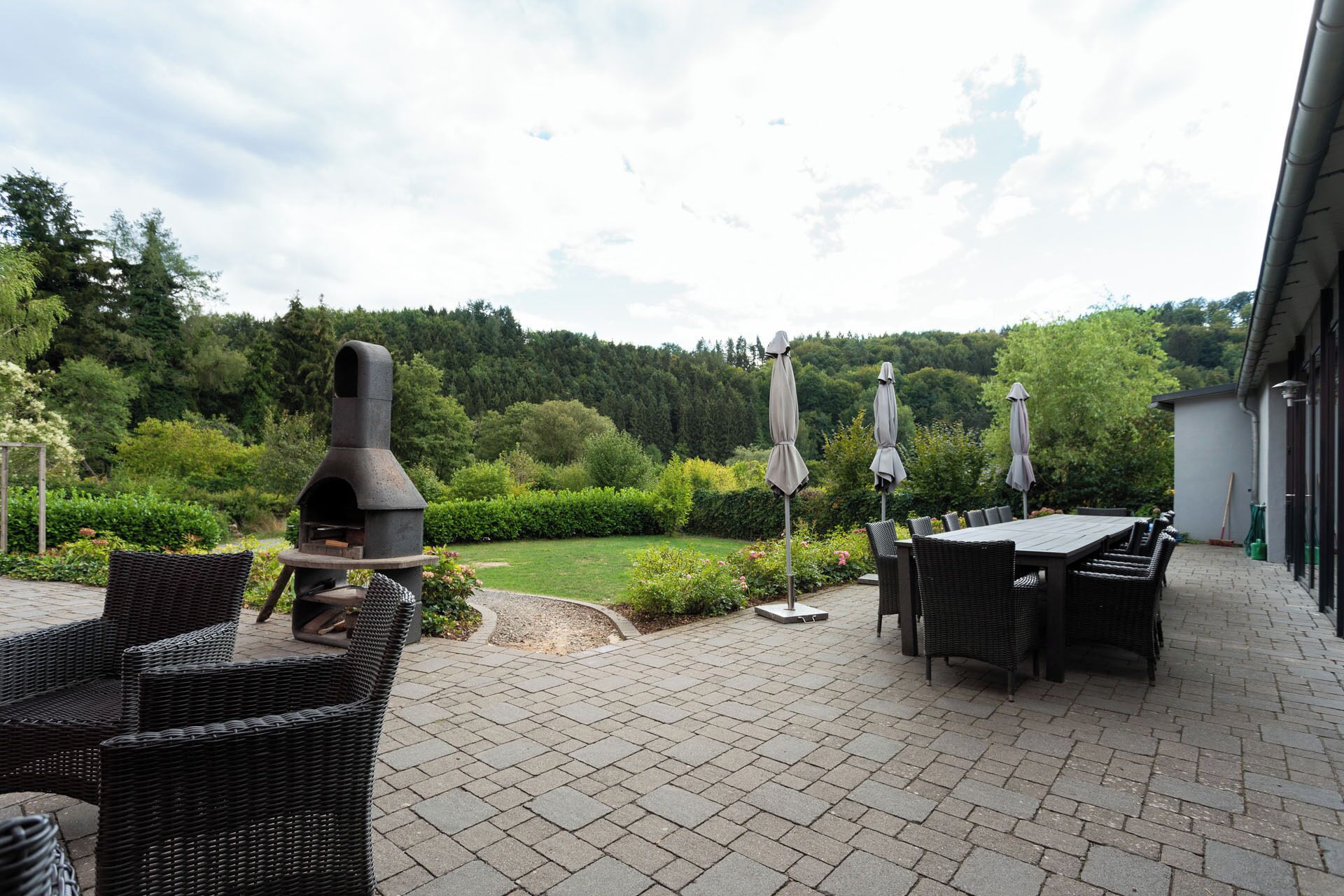 屋外ダイニングエリア