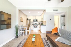 TV connectée, médiathèque, vidéothèque, espaces bureaux