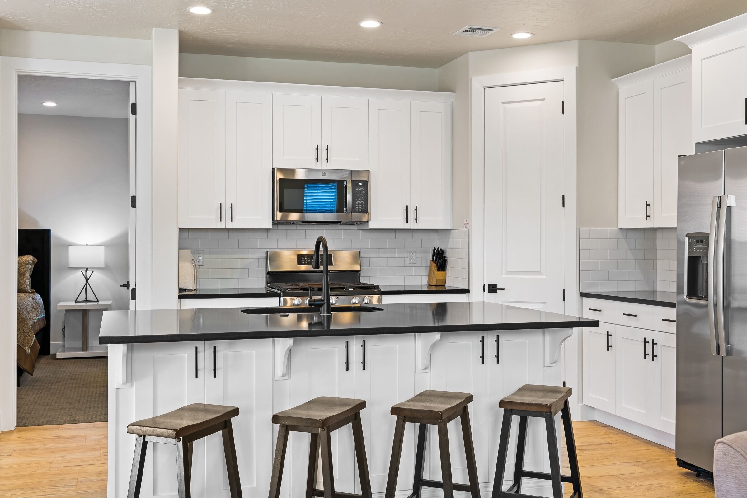 Townhome, 5 Bedrooms | Private kitchen | Fridge, oven, coffee/tea maker, toaster