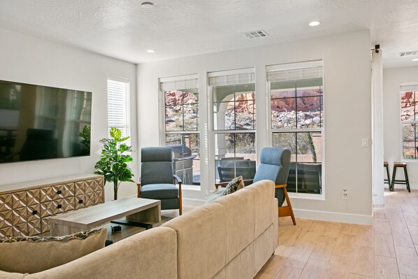 Townhome, 5 Bedrooms | Living area