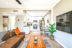 Interior - Relaxing Desert Botanical 2 Bedroom In Biltmore (Phoenix)