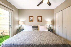 2 bedrooms, desk, iron/ironing board, travel crib