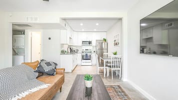 智能電視、音樂庫、影像庫、 辦公室