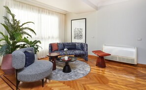 Apartment, 4 Bedrooms | Living area