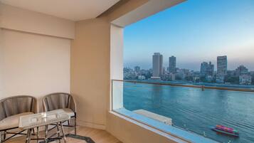 Apartamento Deluxe, vistas al río | Terraza o patio