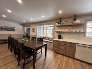 Dining - Relax and Unwind. Location! Location! Location!Family-friendly. Outdoor space. (Ouray)