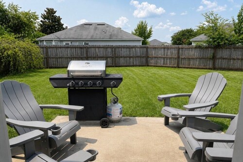 Spacious Valdosta Getaway