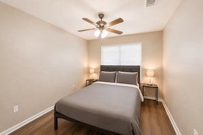 4 bedrooms, iron/ironing board, WiFi, bed sheets