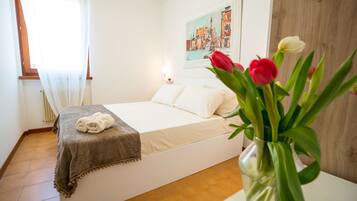 1 chambre, fer et planche à repasser, Wi-Fi, draps fournis