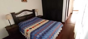 Klassieke resortwoning | 3 slaapkamers, donzen dekbedden, gratis wifi, beddengoed