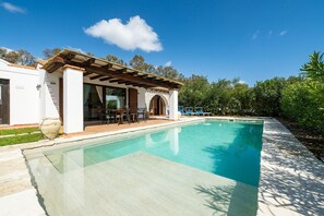 Piscine extérieure