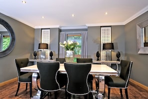 Departamento Confort (3 Bedrooms) | Comedor