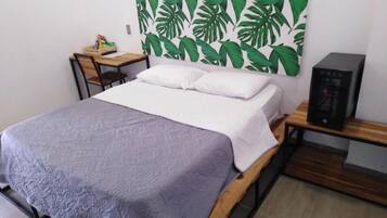 Standard Room | Desk, free WiFi, bed sheets